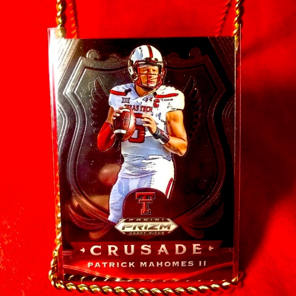 Patrick Mahomes Prizm card